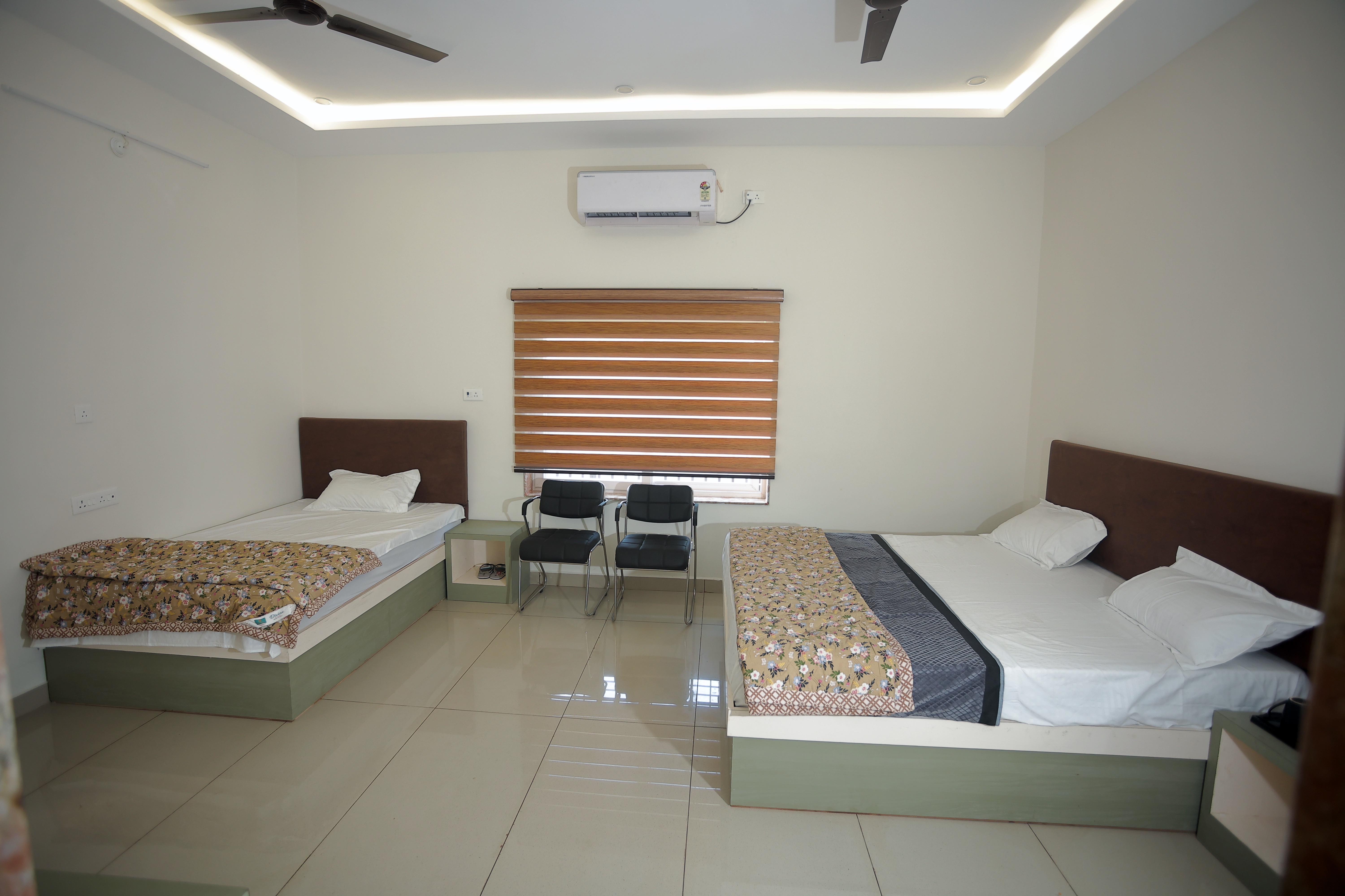 Suite Room – 3 Bed - Photo 1 at Hotel Prem Sadan near Pandokhar Sarkar Dham