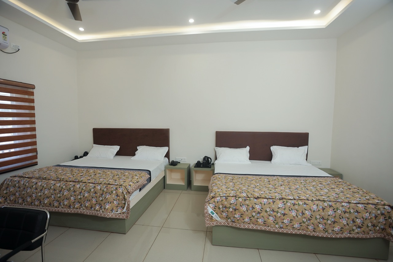 Suite Room – 4 Bed - Photo 2 at Hotel Prem Sadan near Pandokhar Sarkar Dham